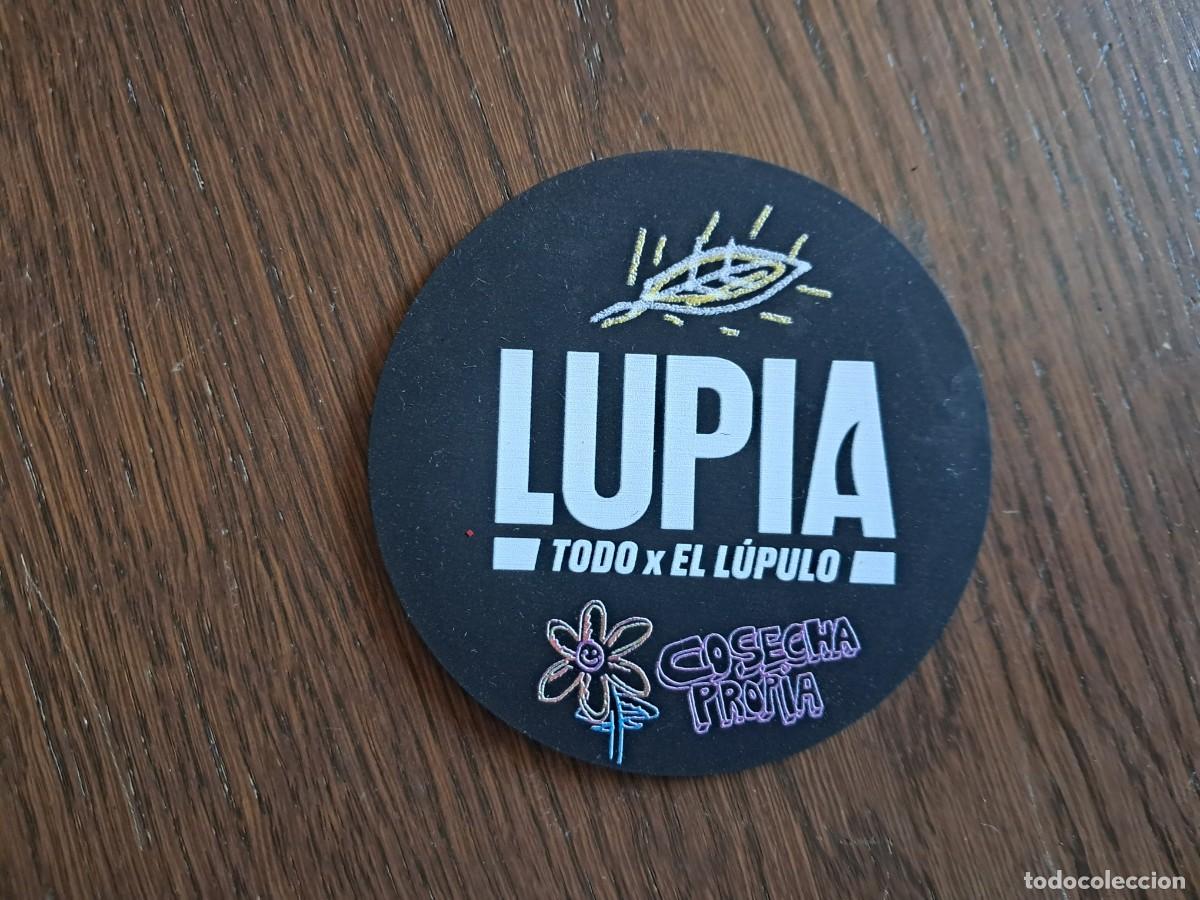 Coleccionismo de cervezas: posavasos de pl&aacute;stico de cerveza, Lupia, estrella Galicia.