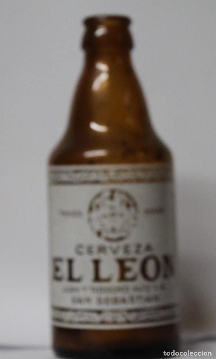 Coleccionismo de cervezas: ANTIGUA BOTELLA CERVEZA EL LEON 33 CL.