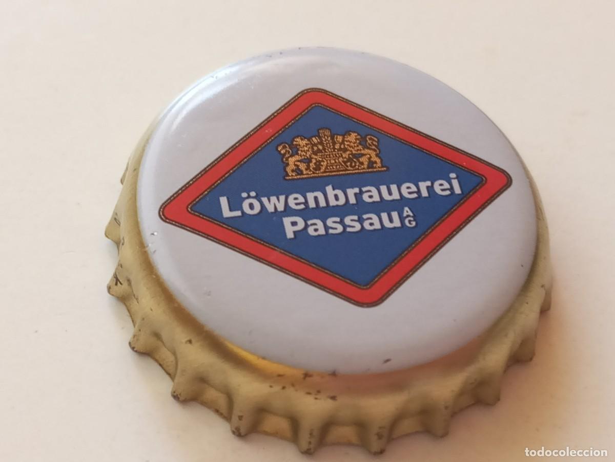 Coleccionismo de cervezas: Chapa tap&oacute;n corona de la cerveza alemana L&Ouml;WENBRAUEREI PASSAU (falda dorada)