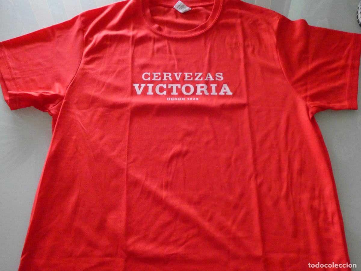 Coleccionismo de cervezas: CAMISETA DE CERVEZA CERVEZAS VICTORIA M&Aacute;LAGA 1928 CAMARERO. TALLA XL. A ESTRENAR. 130GR