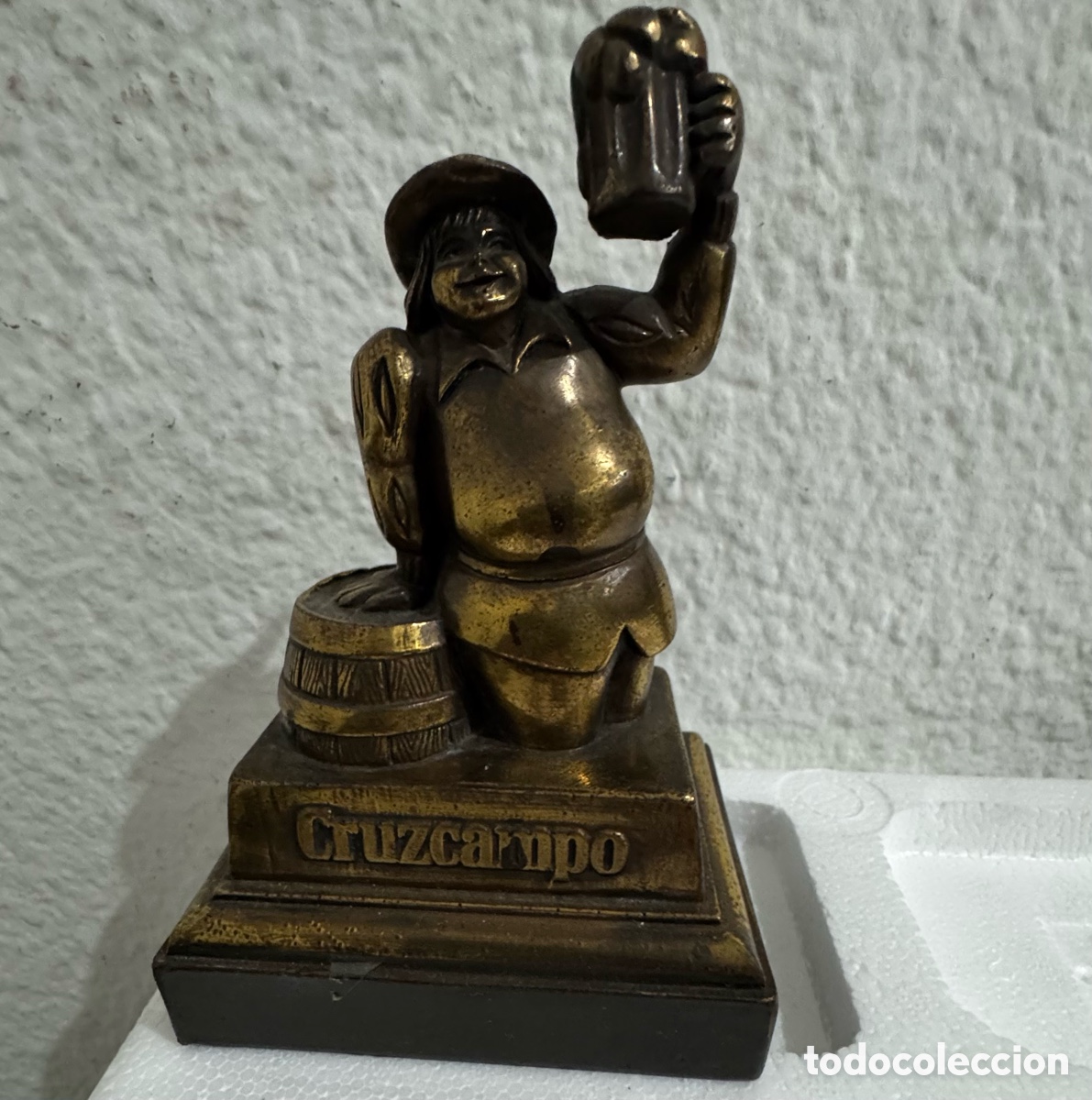 Coleccionismo de cervezas: Gambrinus Cruzcampo modelo antiguo en metal