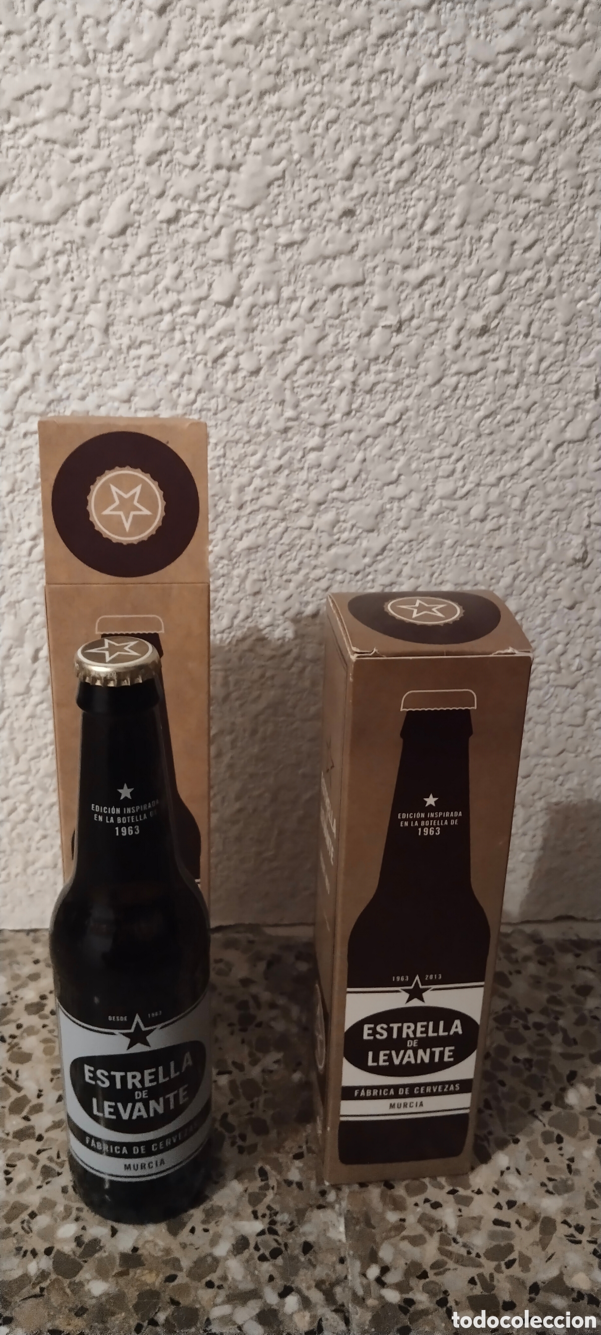 Coleccionismo de cervezas: Lote 2 botellas Estrella de Levante edici&oacute;n especial 1963 precintadas con cajas originales