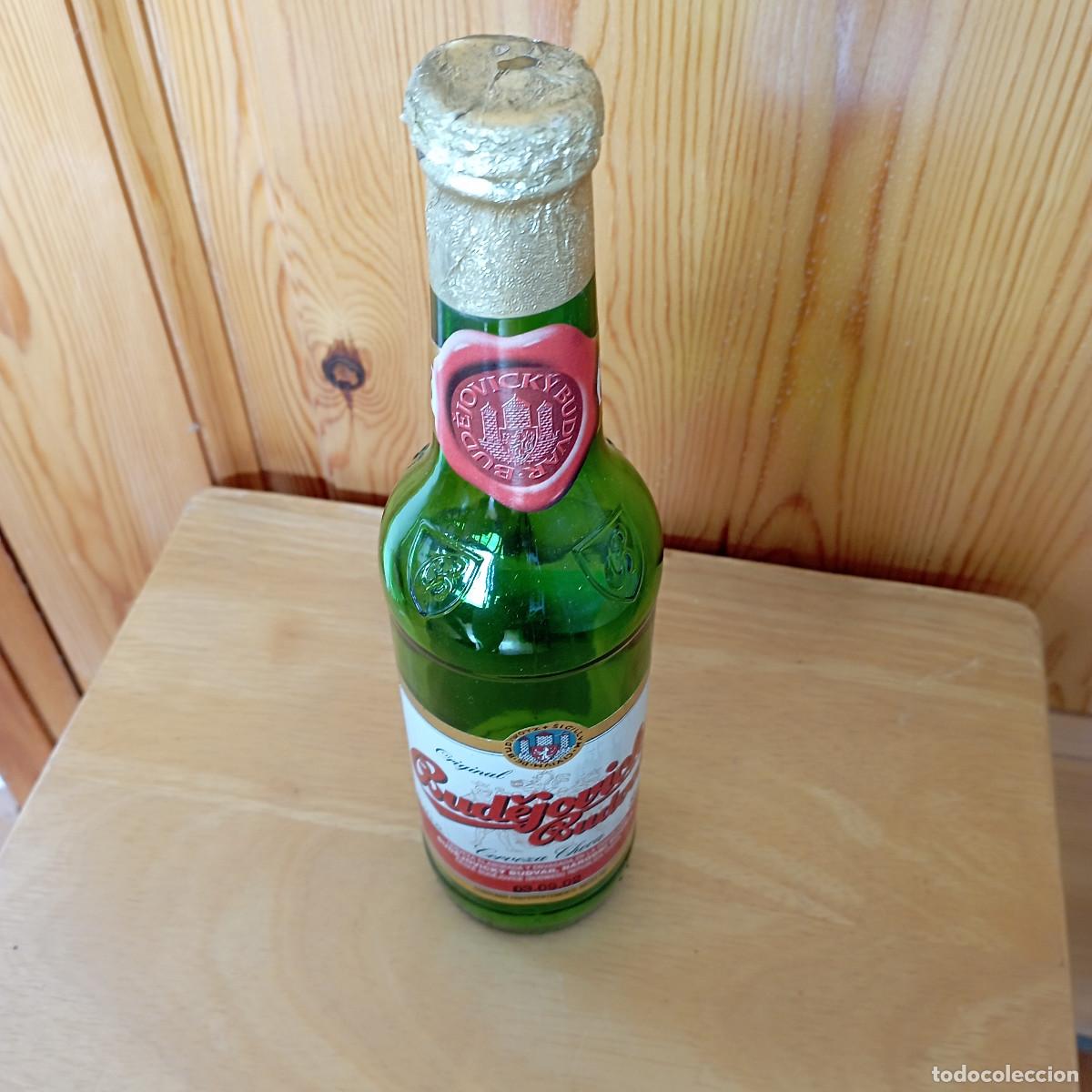 Coleccionismo de cervezas: Botella cerveza BUDEJOVICK&Yacute; BUDVAR - vacia con chapa