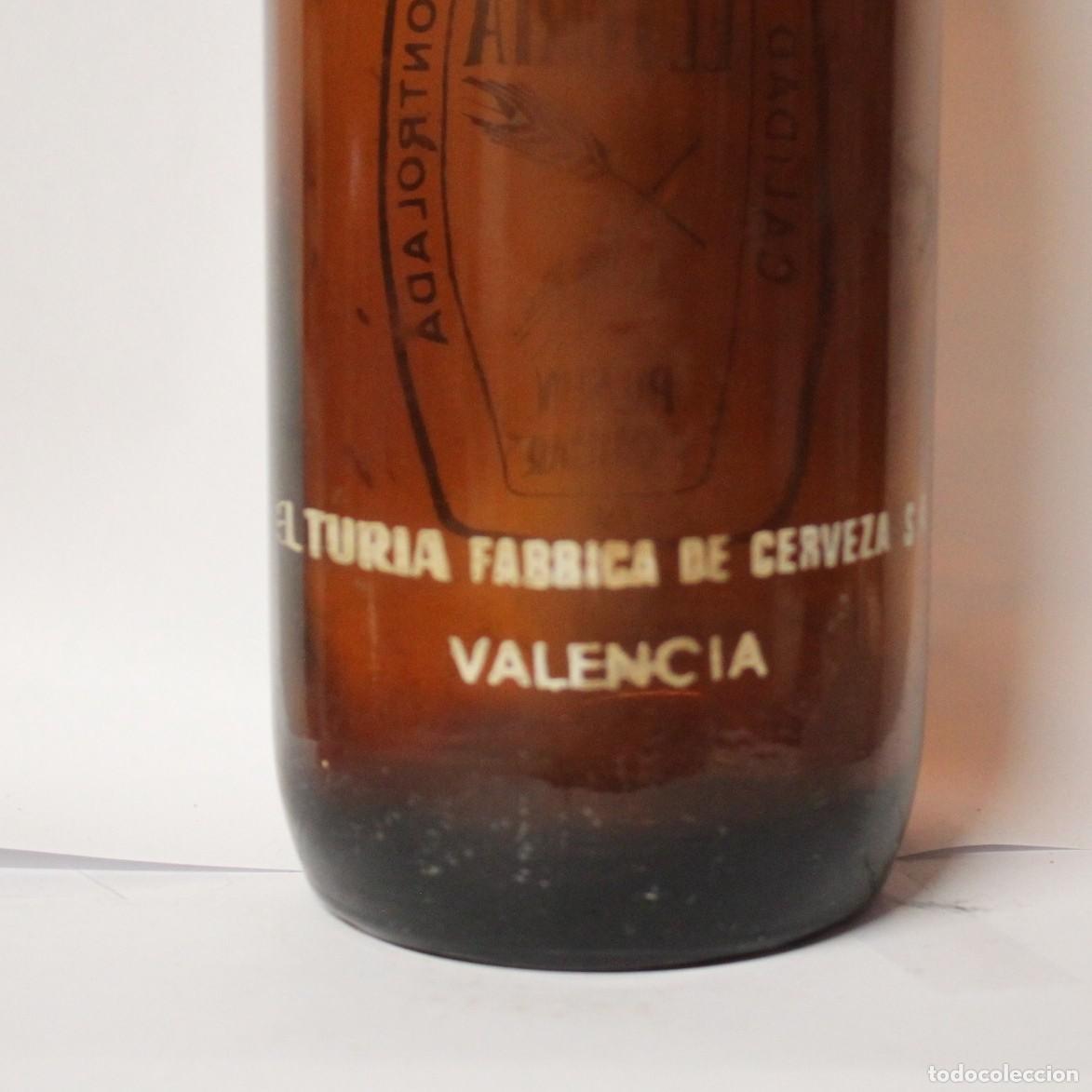 Coleccionismo de cervezas: ANTIGUA BOTELLA CERVEZA EL TURIA - Foto 2