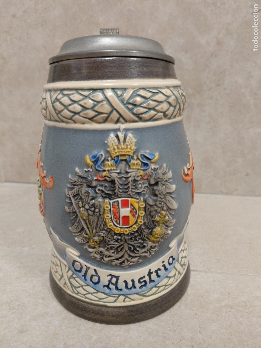 Coleccionismo de cervezas: JARRA DE CERVEZA DECORADA OLD AUSTRIA TAPA DE METAL MADE IN GERMANY
