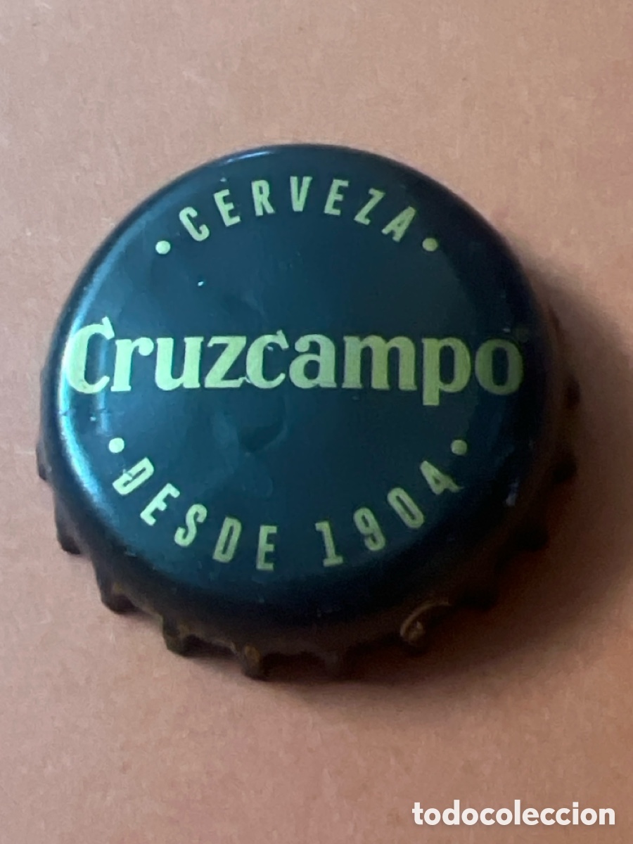Coleccionismo de cervezas: B117. chapa, tap&oacute;n corona de cerveza cruzcampo. color negro.