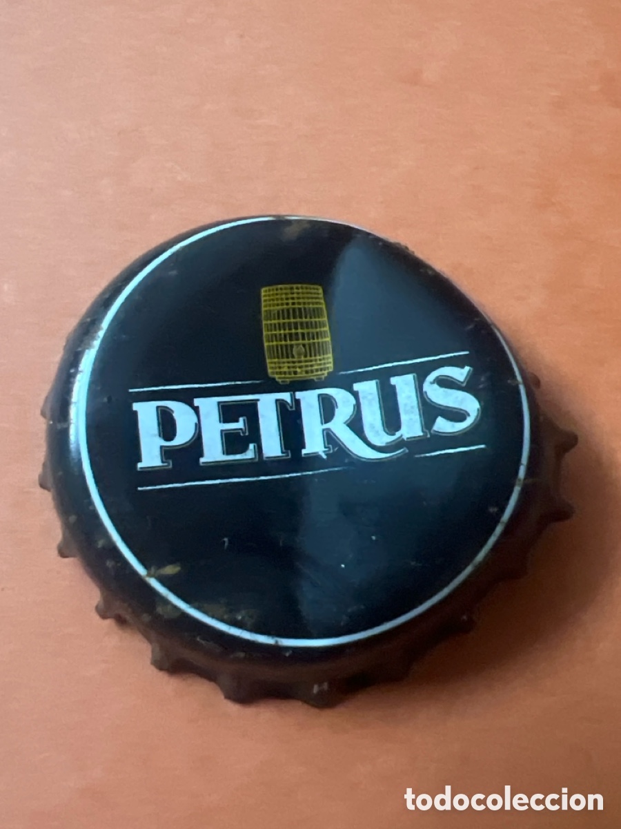 Coleccionismo de cervezas: T4/X104/N3. CHAPA TAPON CORONA CERVEZA PETRUS (B&Eacute;LGICA)