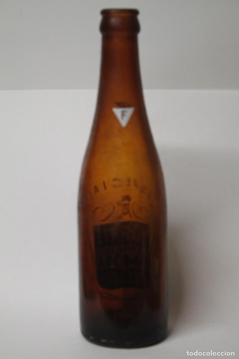 Coleccionismo de cervezas: ANTIGUA BOTELLA CERVEZA MORITZ 33 CL - Foto 2