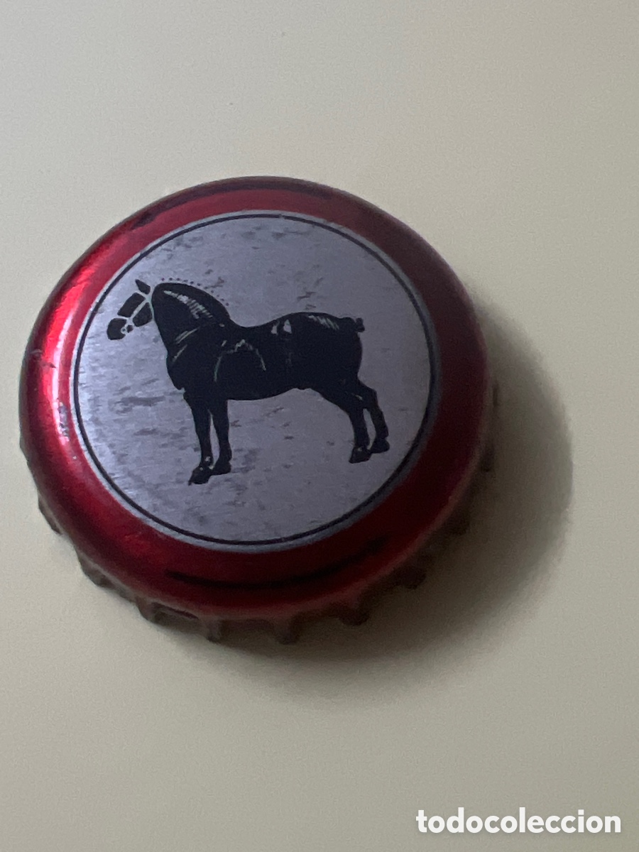 Coleccionismo de cervezas: T4/X120/K6. CHAPA CERVEZA - CANAD&Aacute; - Black Horse Ale Compared with #59455, lack of skirt text