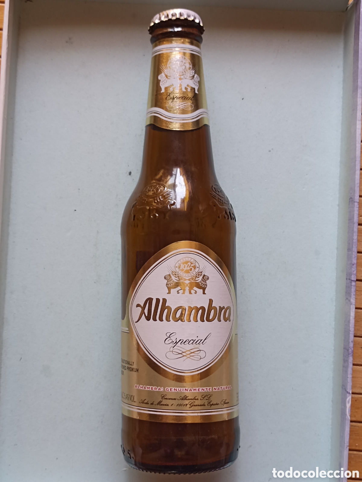Coleccionismo de cervezas: Botella cerveza Alhambra especial vac&iacute;a con chapa 330 ml