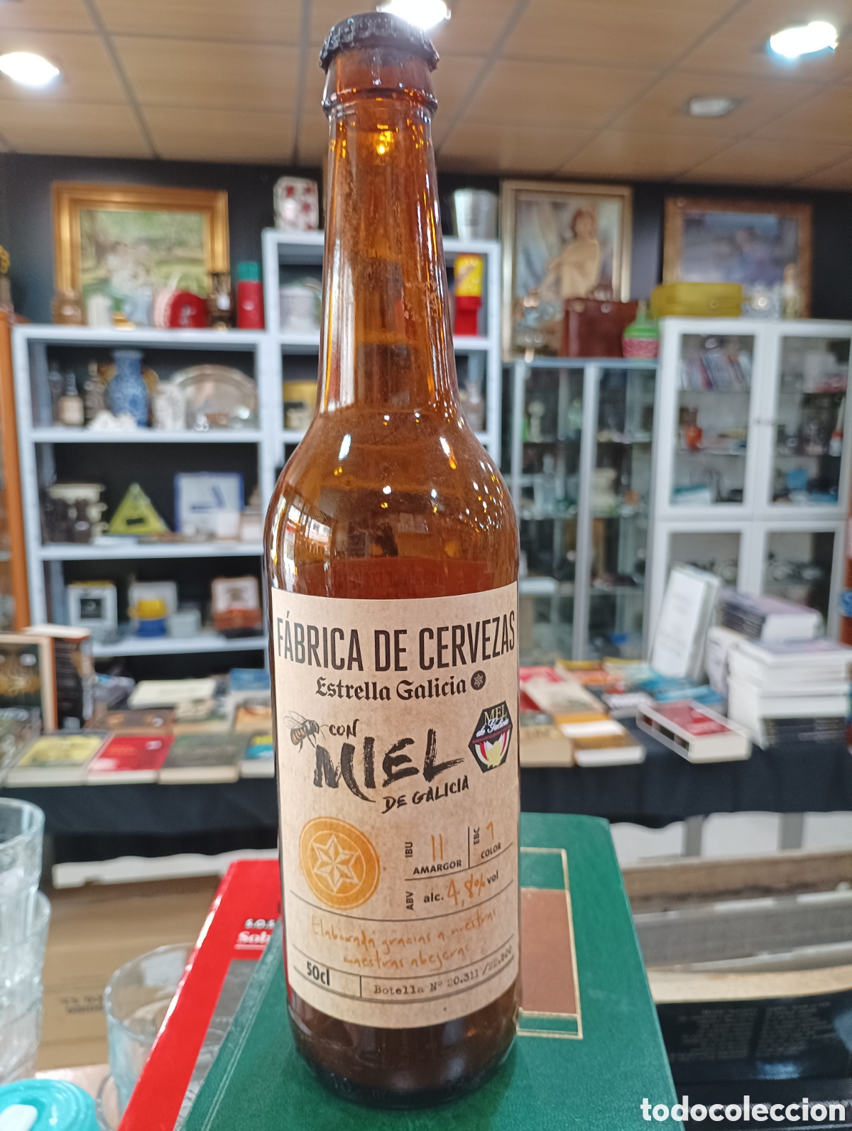 Coleccionismo de cervezas: Botella vacia de cerveza Estrella Galicia, Con miel de Galicia Ed. 2019, 50 cl