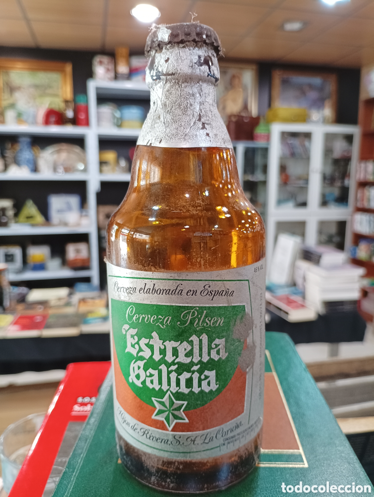 Coleccionismo de cervezas: Botella vacia de cerveza Estrella Galicia, Cerveza PilsenGrape ale 12 uvas Ed. 1990, 50 cl