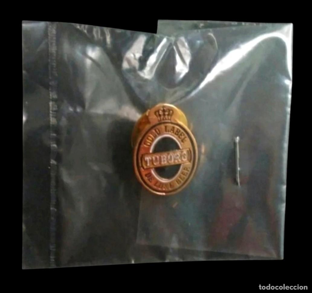 Coleccionismo de cervezas: PIN CERVEZA TUBORG - TOTALMENTE NUEVO EN SU BOLSITA ORIGINAL.