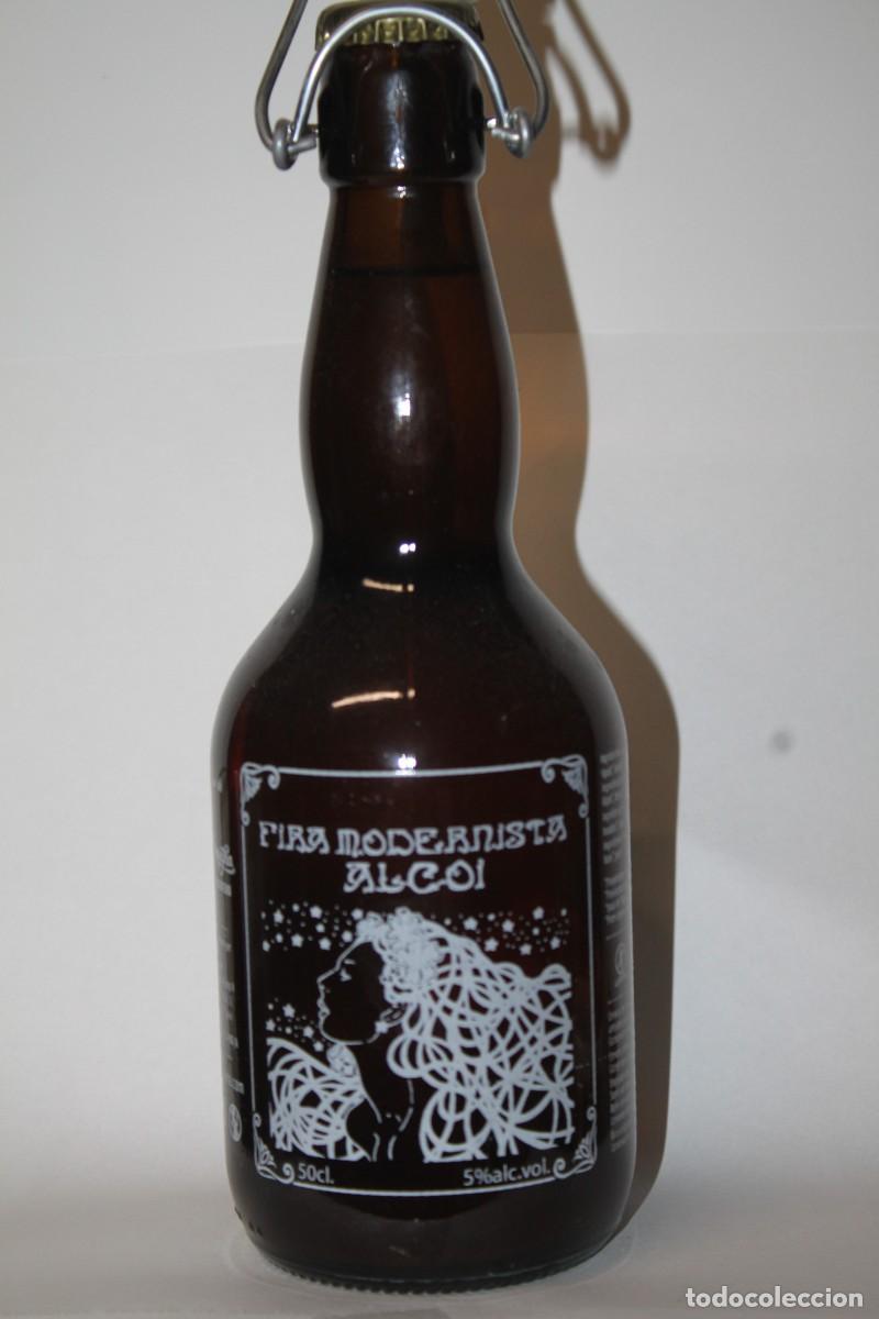 Coleccionismo de cervezas: BOTELLA CERVEZA ARTESANAL FIRA MODERNISTA ALCOI 50 CL LLENA