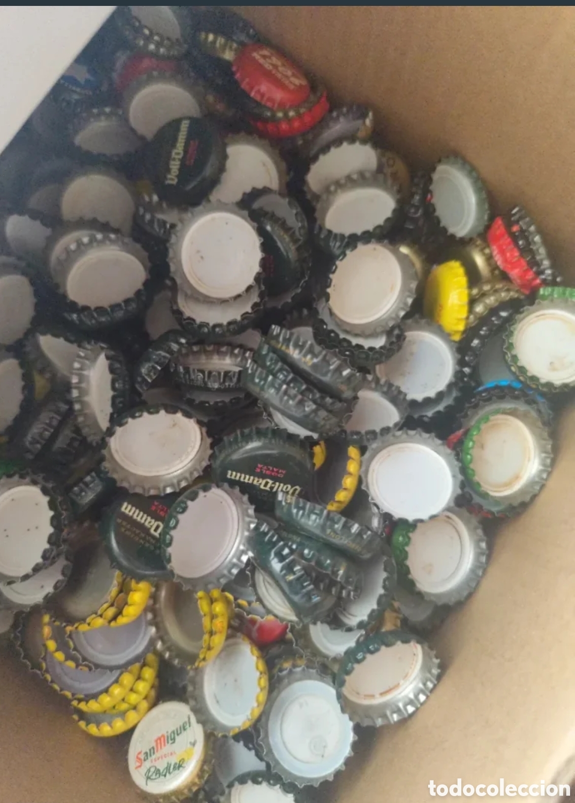 Coleccionismo de cervezas: Caja 20kg aprox chapas variadas