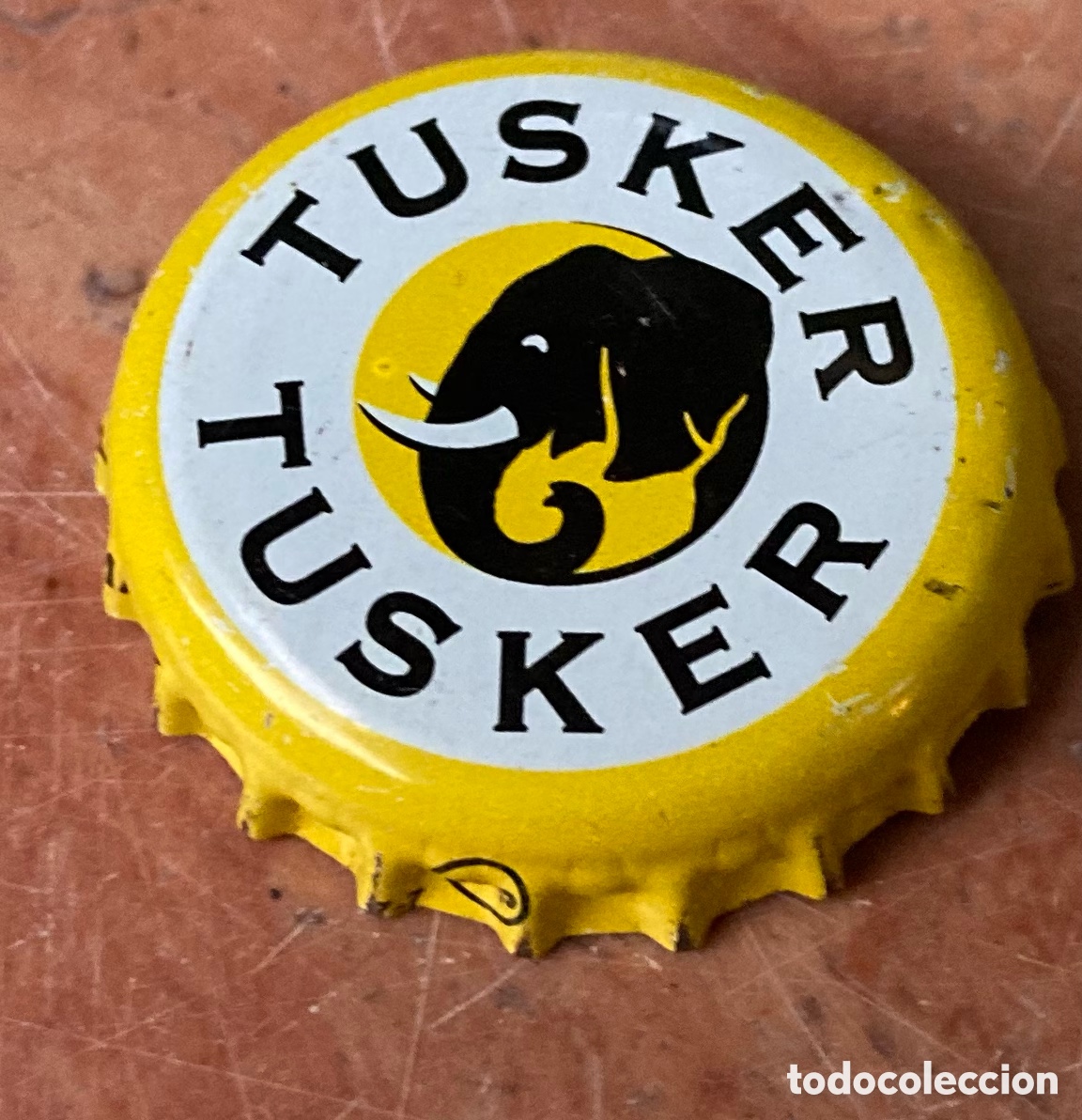 Coleccionismo de cervezas: BOTTLE CAP BEER TAP&Oacute;N CORONA BIRRA PIVO CHAPA CERVEZA TUSKER (15). KENYA.--LOTE N. 3786--CARMANJO
