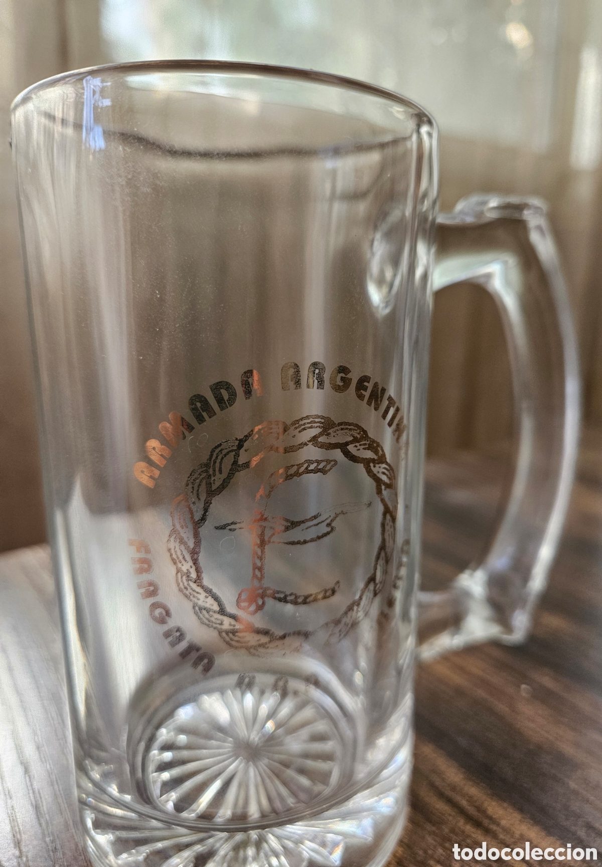 Coleccionismo de cervezas: Antigua Jarra de Cerveza Armada Argentina - Fragata ARA Libertad - Borde Dorado y Escudo