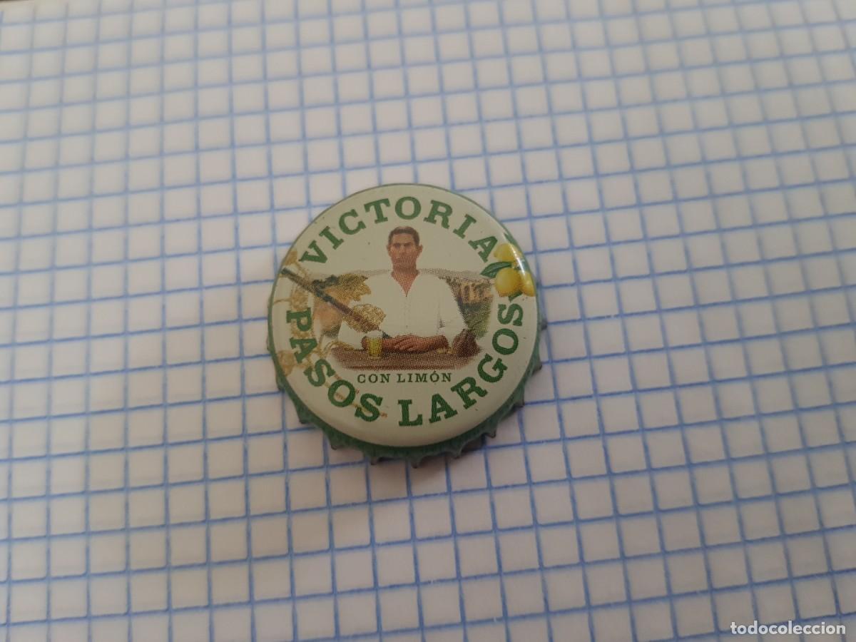 Coleccionismo de cervezas: Chapa corona cerveza Victoria M&aacute;laga con lim&oacute;n Radler (Pasos Largos)