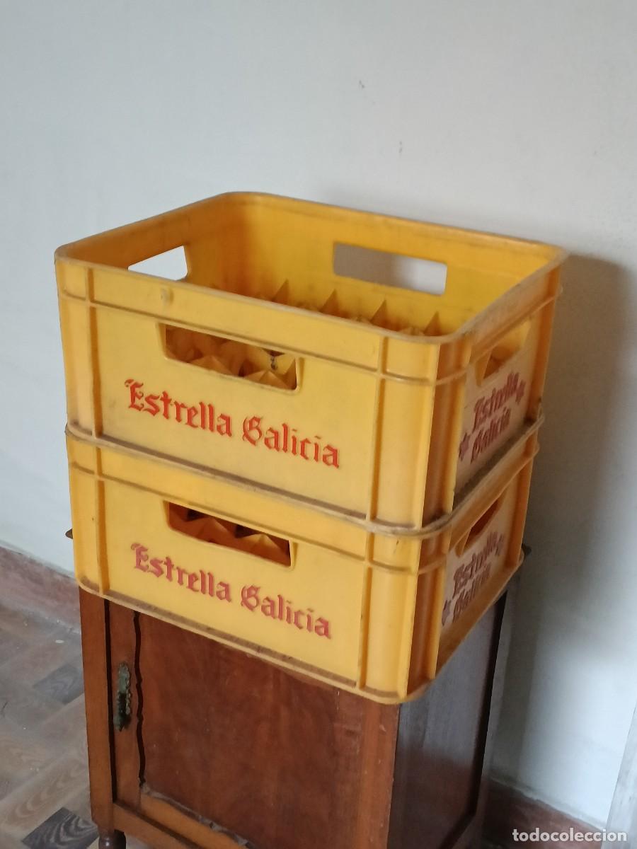 Coleccionismo de cervezas: Lote de 2. Antigua caja de cerveza Estrella Galicia. Formato peque&ntilde;o.