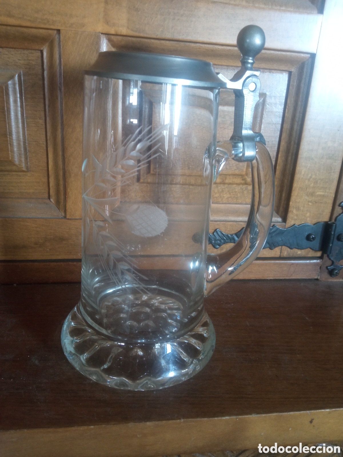Coleccionismo de cervezas: Preciosa jarra de Cerveza, Cristal tallado con tapa, mide 16cm de altura m&aacute;s la tapa