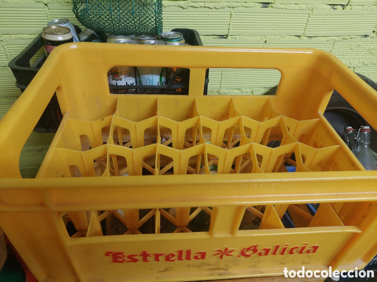 Coleccionismo de cervezas: CAJA VINTAGE ESTRELLA GALICIA 24 BOTELLAS 33 CL