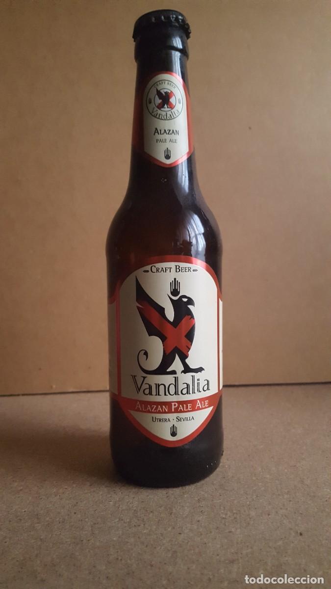 Coleccionismo de cervezas: Botella/botell&iacute;n cerveza Vandalia. 33cl. VAC&Iacute;A.