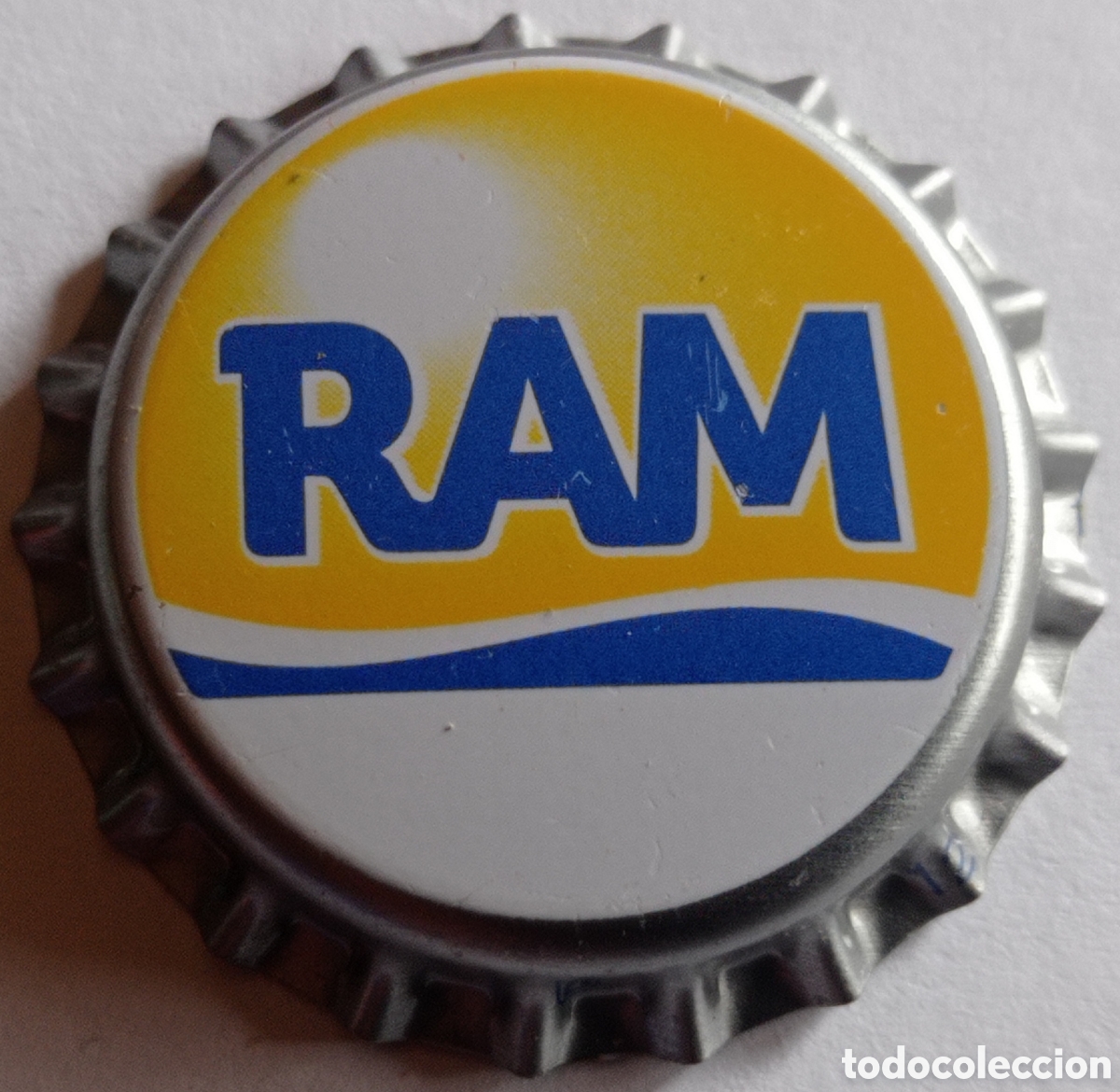 Coleccionismo de cervezas: TAP&Oacute;N CORONA LECHE RAM - Foto 1