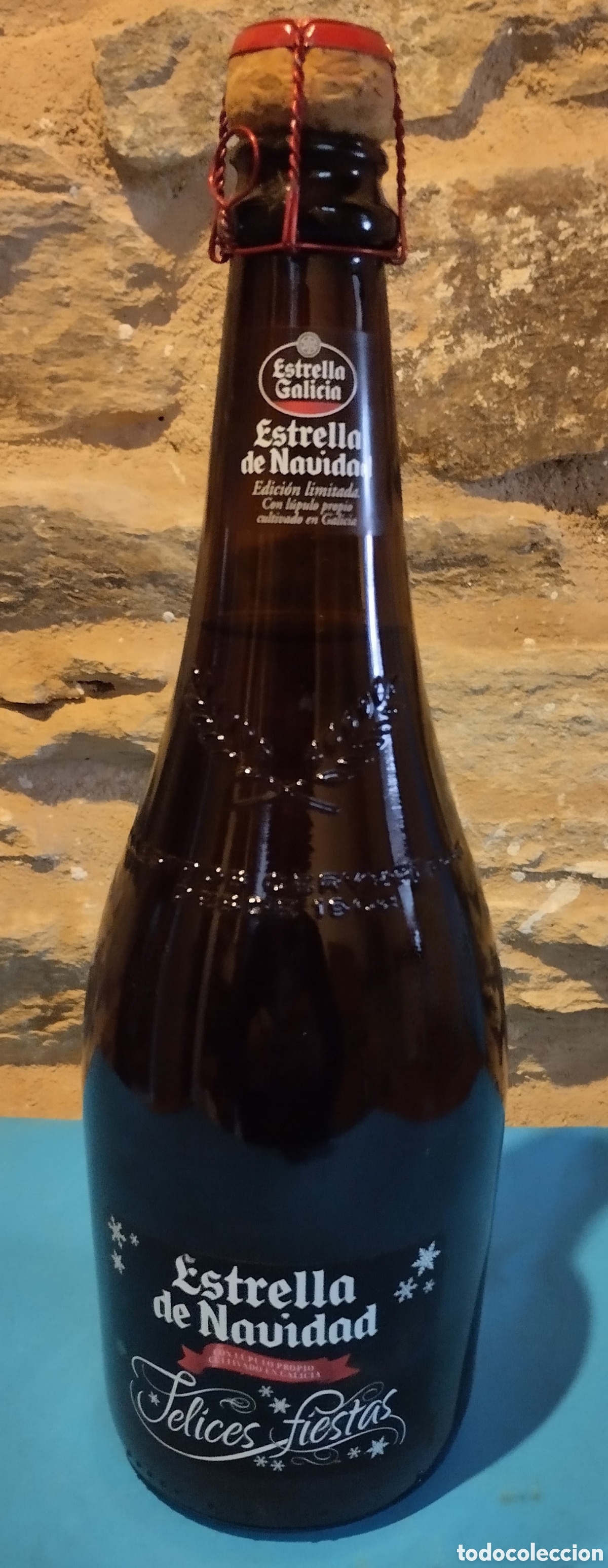 Collectable Beer: botella ESTRELLA DE NAVIDAD &rdquo;EDICI&Oacute;N LIMITADA CON L&Uacute;PULO PROPIO&rdquo; de ESTRELLA GALICIA NUEVA SIN ABRIR