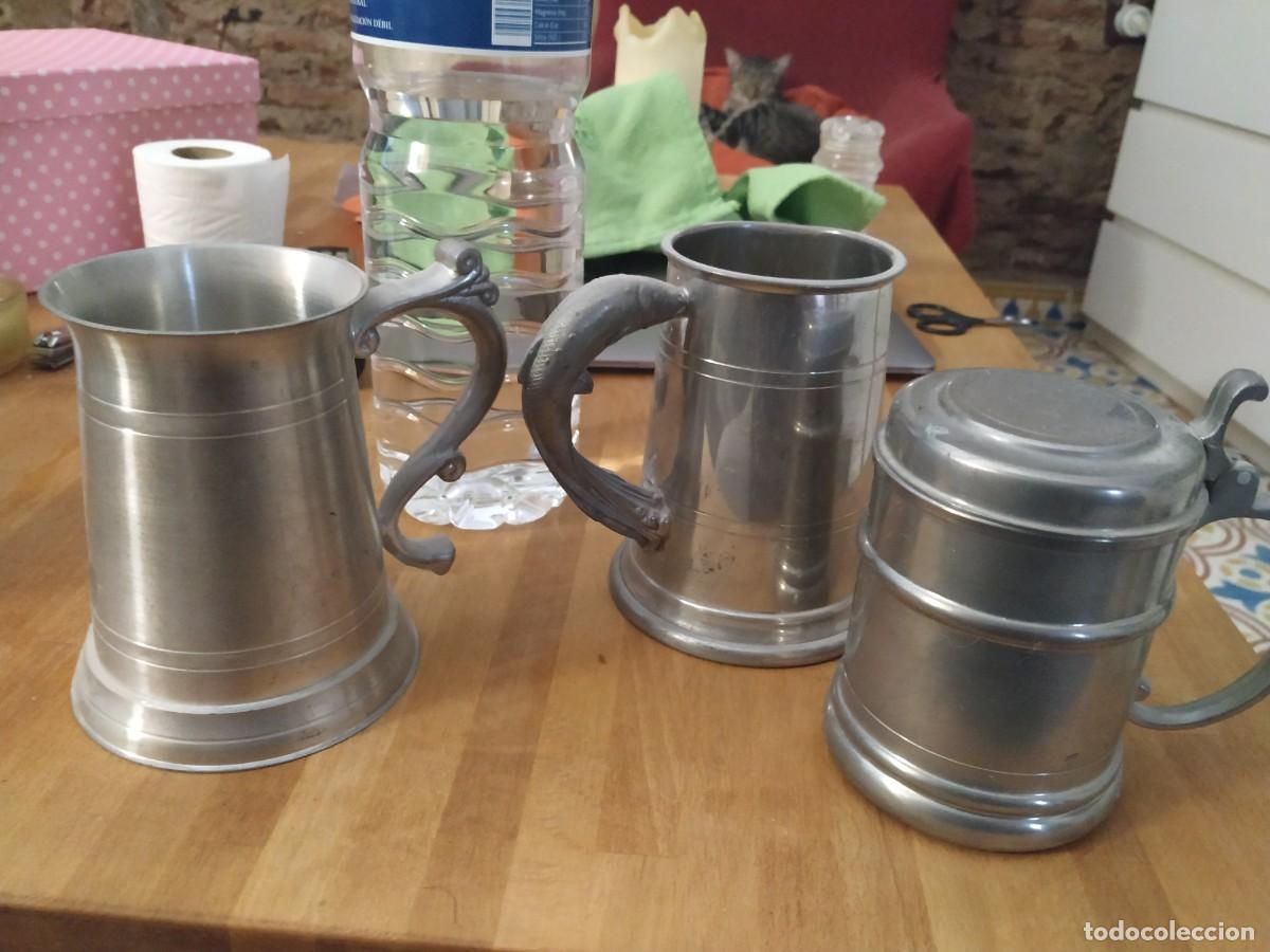 Coleccionismo de cervezas: Tres jarras de metal plateado de cerveza