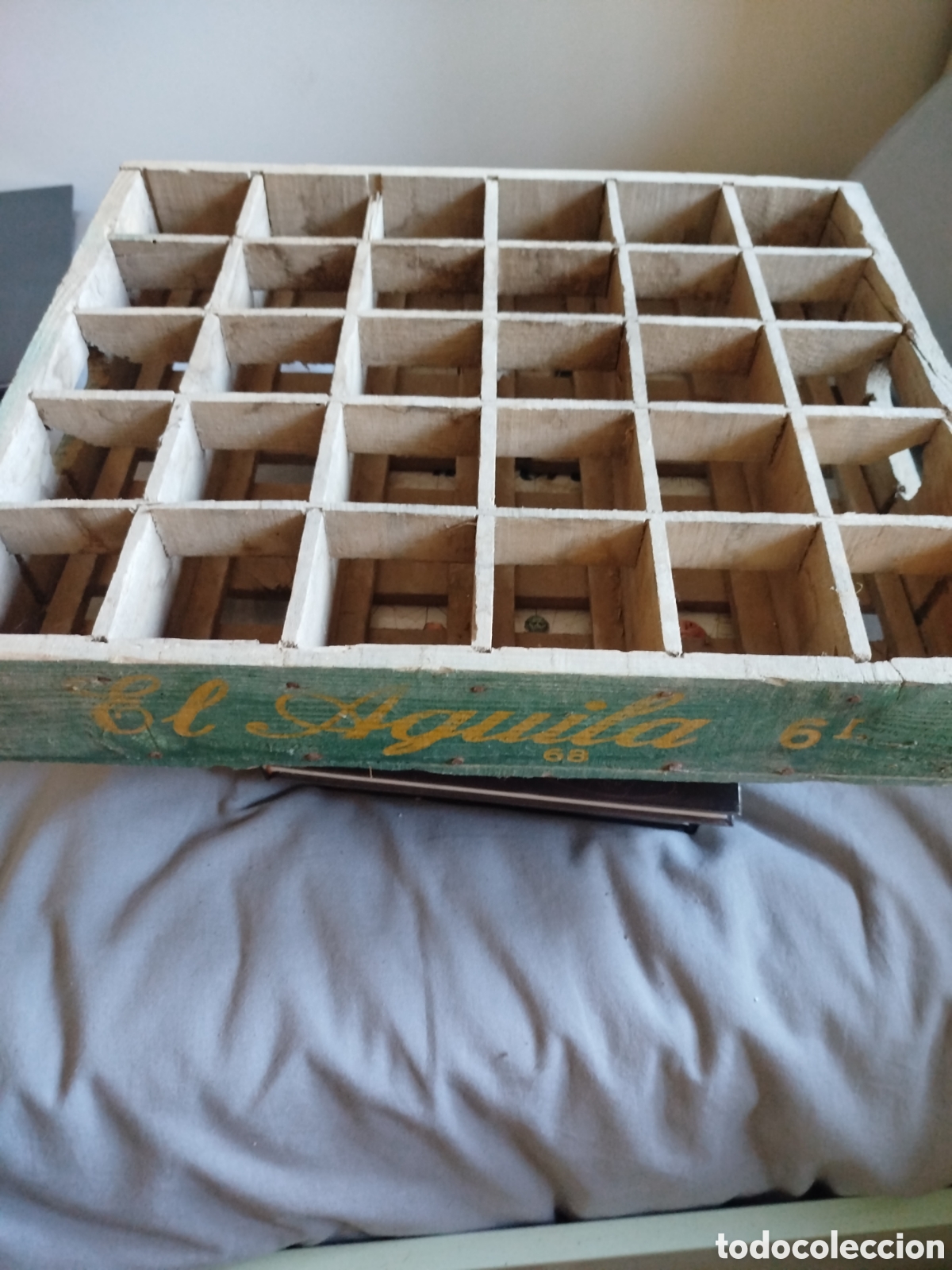 Collectable Beer: Antigua caja madera cerveza el aguila