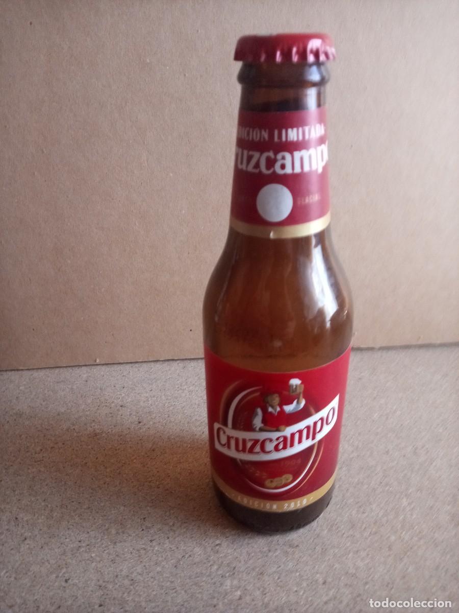 Collectionnisme de bi&egrave;res: Botell&iacute;n/botella cerveza Cruzcampo Edicion Limitada con la etiqueta del a&ntilde;o 2010. 25cl. Vac&iacute;o.