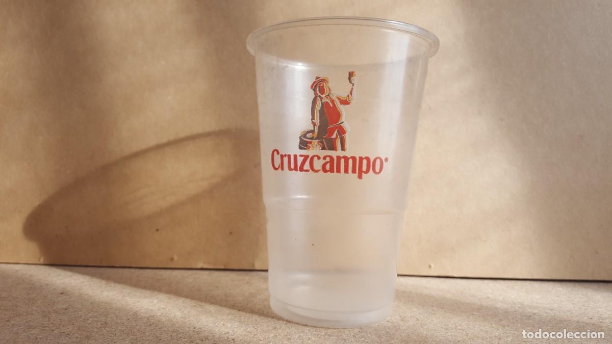 Collectable Beer: Antiguo vaso de pl&aacute;stico cerveza Cruzcampo