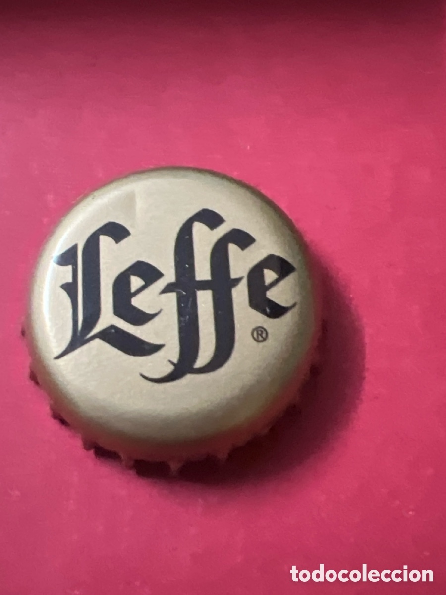 Coleccionismo de cervezas: T4/X146/N4. TAPON CORONA CAPSULA CHAPA CERVEZA LEFFE (B&Eacute;LGICA)