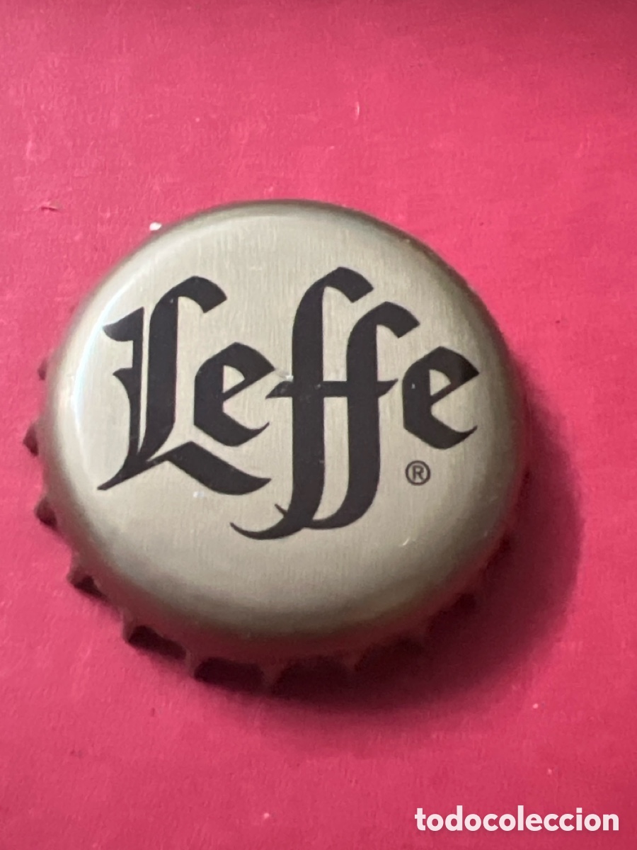 Coleccionismo de cervezas: T4/X146/N5. TAPON CORONA CAPSULA CHAPA CERVEZA LEFFE (B&Eacute;LGICA)