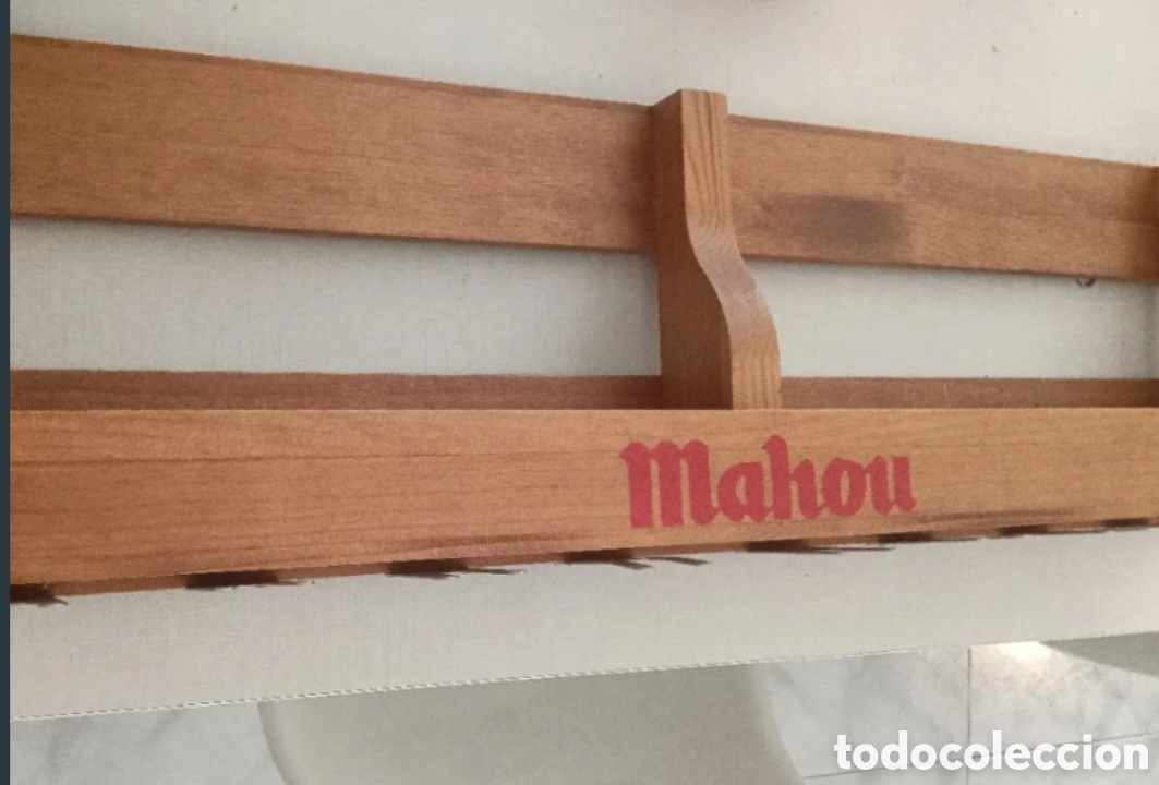 Coleccionismo de cervezas: Estanteria madera mahou