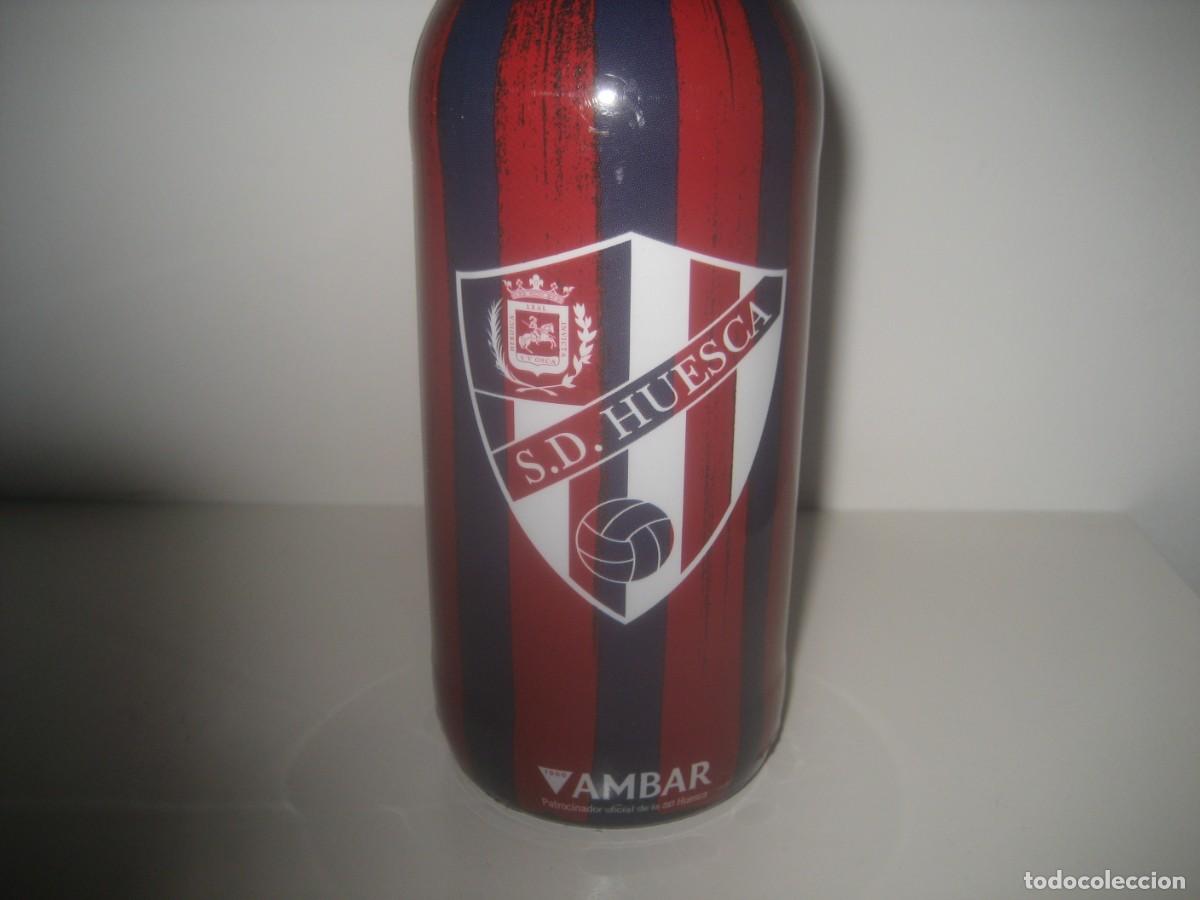 Coleccionismo de cervezas: BOTELLA CERVEZA AMBAR - FUTBOL S.D. HUESCA. EDICION LIMITADA 33CL.