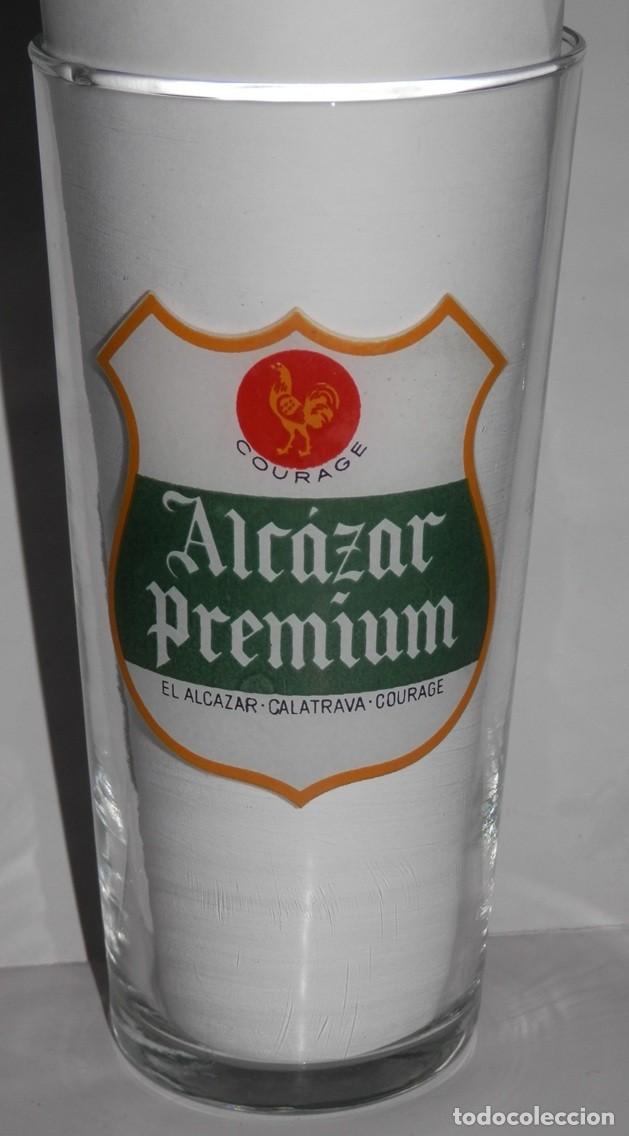 Coleccionismo de cervezas: VASO ANTIGUO DE LA CERVEZA ALC&Aacute;ZAR PREMIUM