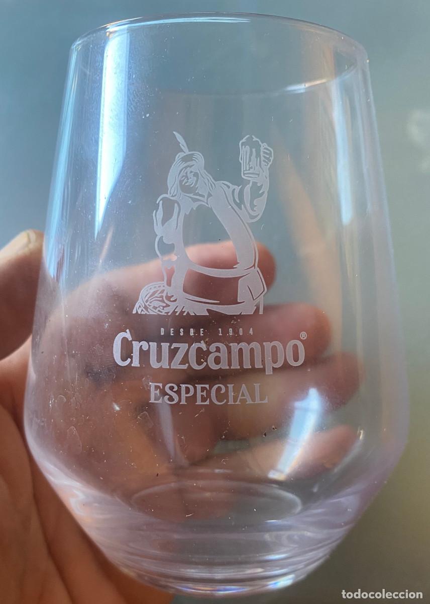 Coleccionismo de cervezas: Vaso de cerveza. Promocional de Cruzcampo Especial. Peque&ntilde;o, 25 cl. De vidrio fino. Como nuevo.