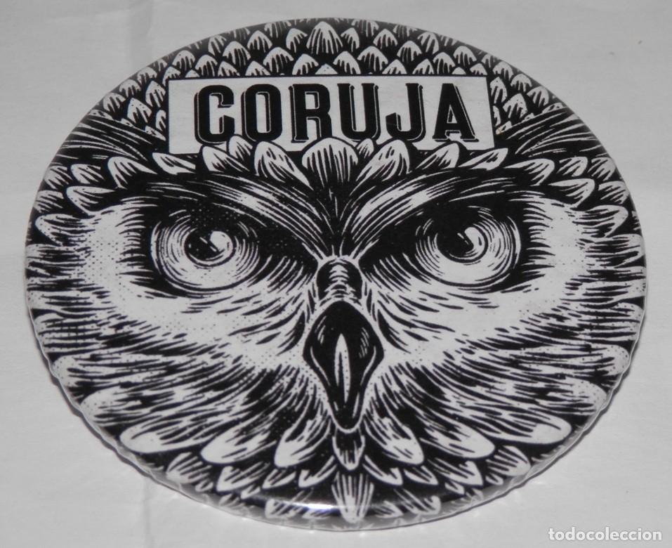 Coleccionismo de cervezas: PEQUE&Ntilde;A CHAPA PROMOCIONAL DE LA CERVEZA CORUJA