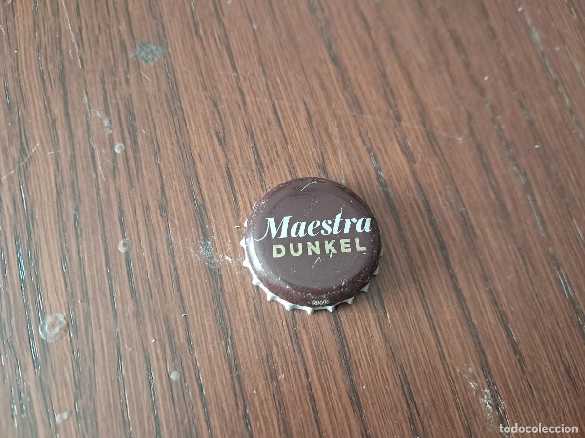 Coleccionismo de cervezas: chapa tap&oacute;n corona de cerveza, maestra, dunkel de mahou.