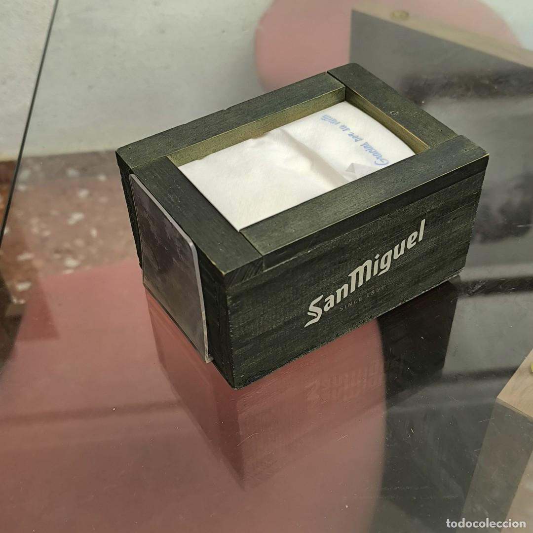Coleccionismo de cervezas: 005548MEN-Servilletero Madera San miguel con portacartas