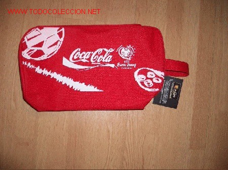 Collecting of Coca-Cola and Pepsi: - ESTUCHE ZAPATILLERO  DE COCA COLA - EURO 2004 PORTUGAL