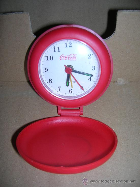 Sammeln von Coca-Cola und Pepsi: Reloj despertador Quartz de Coca-Cola, color rojo. Mide 8 x 3 cm., funciona.