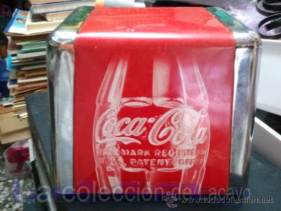 Colecionismo de Coca-Cola e Pepsi: SERVILLETERO DE COCA-COLA MET&Aacute;LICO