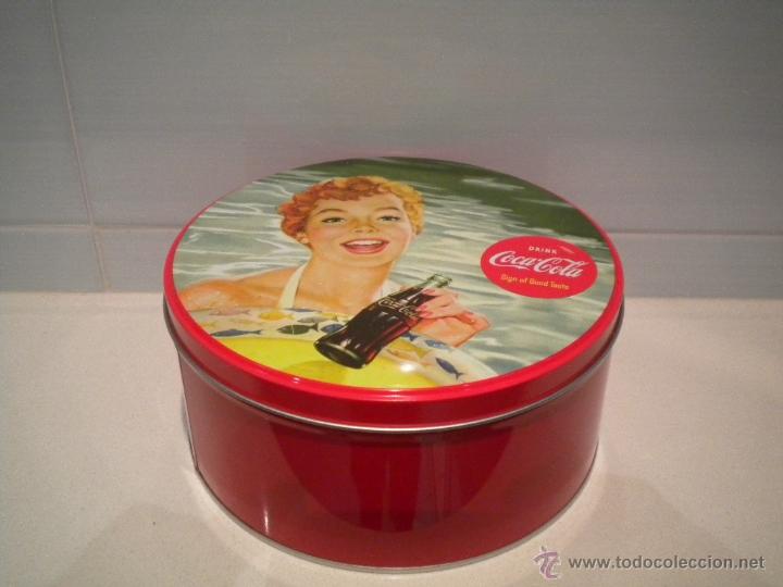 Coleccionismo de Coca-Cola y Pepsi: Caja Coca Cola redonda - Foto 2