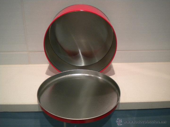Coleccionismo de Coca-Cola y Pepsi: Caja Coca Cola redonda - Foto 3