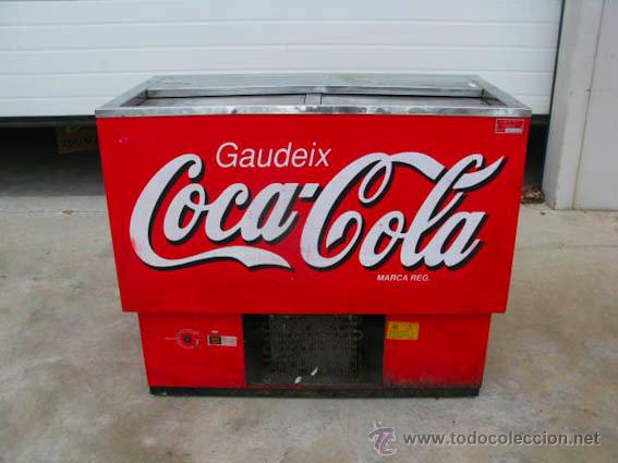 Coleccionismo de Coca-Cola y Pepsi: Nevera original de la marca Coca-Cola, en muy buen estado de conservaci&oacute;n.