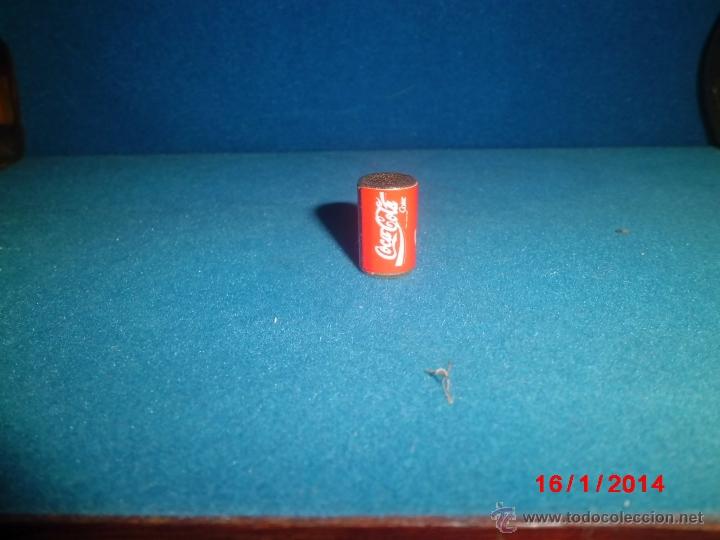 Collectionnisme de Coca-Cola et Pepsi: BOTE DE COCACOLA EN MINIATURA DE BRONCE CON UNAS MEDIDAS DE 2 X 1.1 CM.