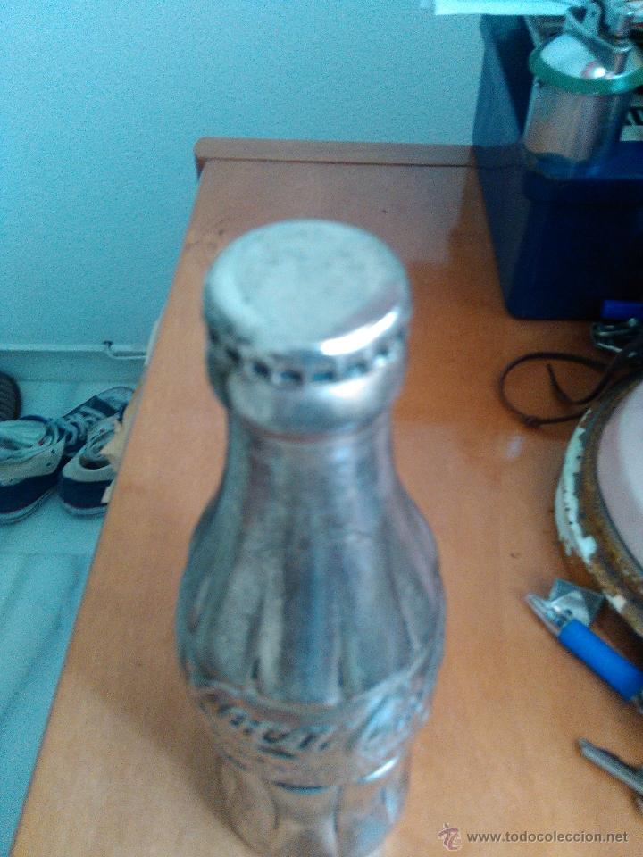 Coleccionismo de Coca-Cola y Pepsi: botella botellin de metal coca cola - Foto 3