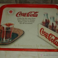Coleccionismo de Coca-Cola y Pepsi: BANDEJA DE CHAPA METÁLICA CON PUBLICIDAD DE COCA-COLA. 38 X 29 CM